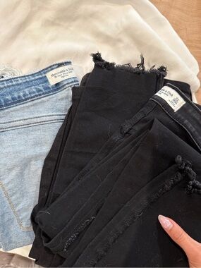 Abercrombie & Fitch Black Frayed Ankle Jeans